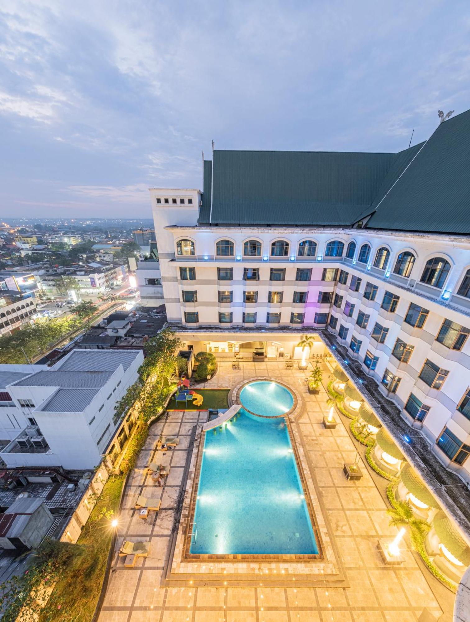 Grand Jatra Hotel Pekanbaru Exteriér fotografie